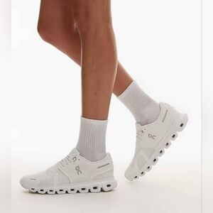 Size 9.5 - Women's ON CLOUD 6 White